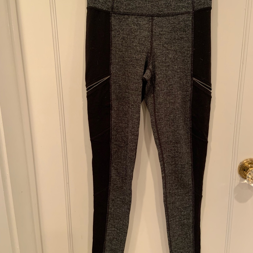 Athleta winter leggings gray with black detail size small